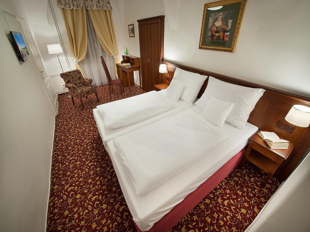 Ea Zamecky Hotel Груба-Скала Екстер'єр фото